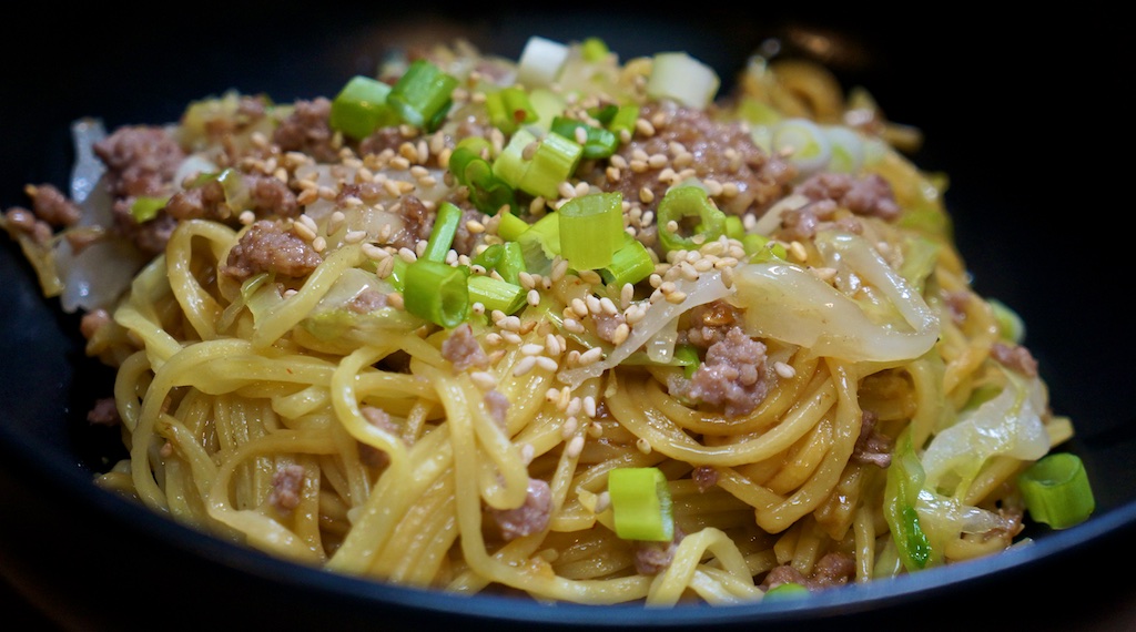 Nov 15: Breakfast at the Country Deli; Shanghai Noodles with Ground Pork and Cabbage