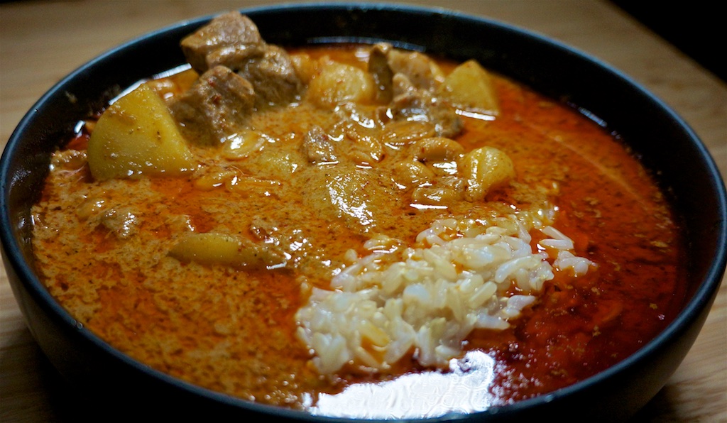 Jan 27: Manhattan Clam Chowder; Beef Massaman Curry with Rice