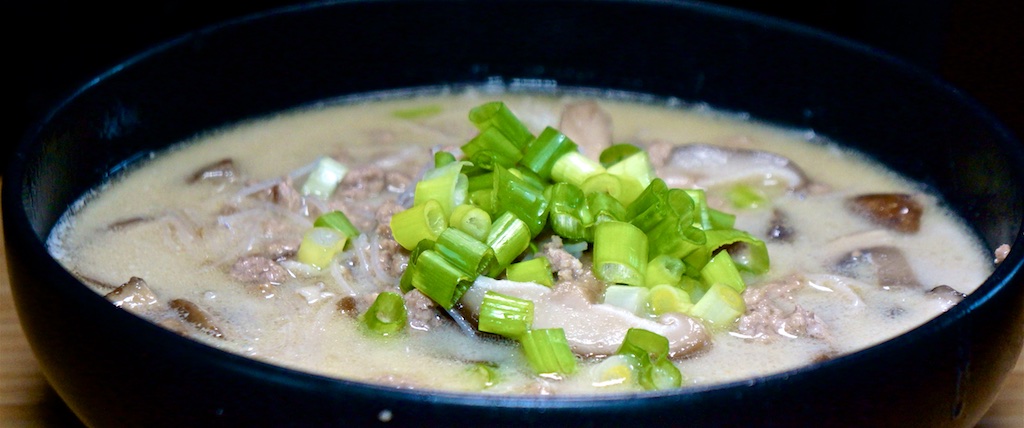 Oct 6: Chicken & Tabouli in a Hot Roll; Thom Ka Moo Soup with Brown Rice Vermicelli