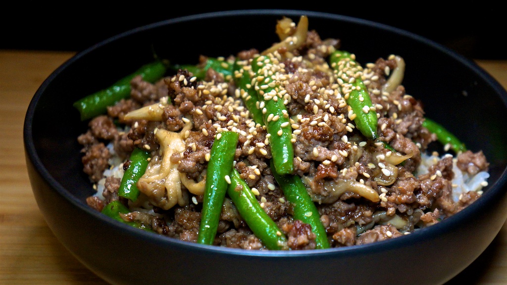 Oct 18: Supermarket Sushi; Stir-fried Ground Beef with Oyster Mushrooms, Green Beans and Oyster Sauce on Brown Rice