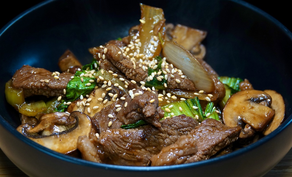Mar 30: Chicken Shu Mai & Pork Bao Buns; Stir-Fry Beef with Three Vegetables