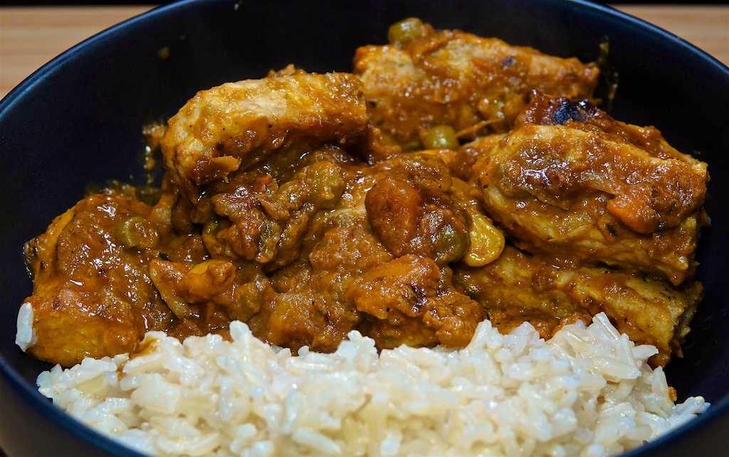 Apr 29: Pulled Pork Panini Roll; Chickenless Chicken with Tikka Vegetables and Brown Rice