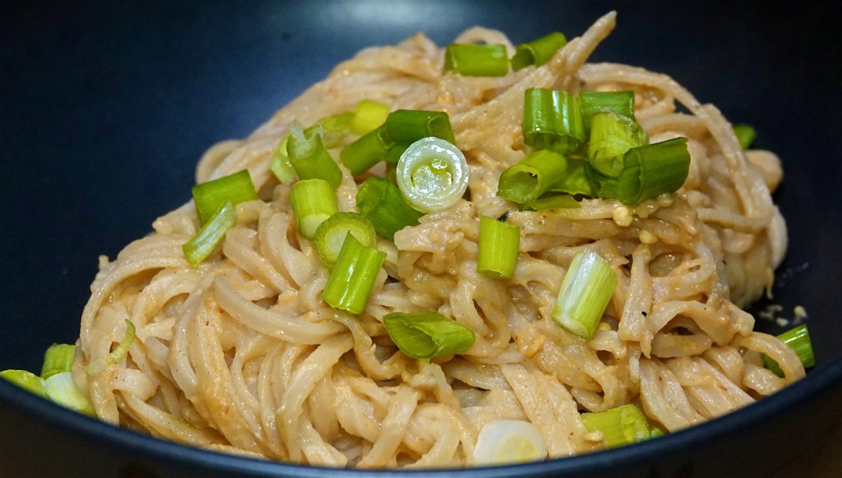 Oct 14: Avocado & Lemon Pepper Tuna, Egg Salad & Sprouts; Pad Thai Noodles with Peanut and Eggplant Sauce