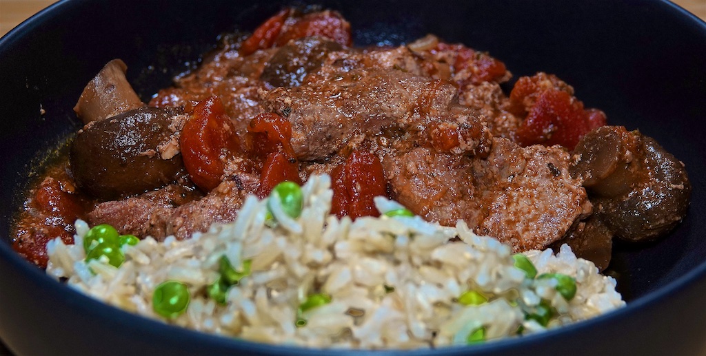 Aug 9: Ham, Apple Sauerkraut Salad & Swiss on a Brioche Bagel; Pork Shoulder and Mushroom Stew in Red Wine, with Brown Rice and Peas
