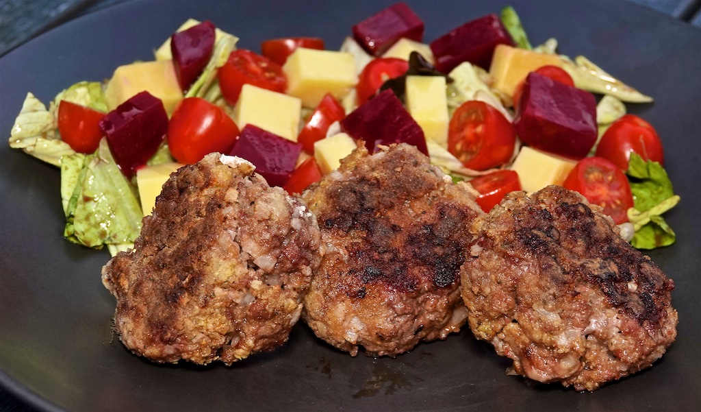 Sep 15: Apple & Brie; Beef Rissoles with Greens, Cherry Tomatoes, Cheddar and Pickled Beets