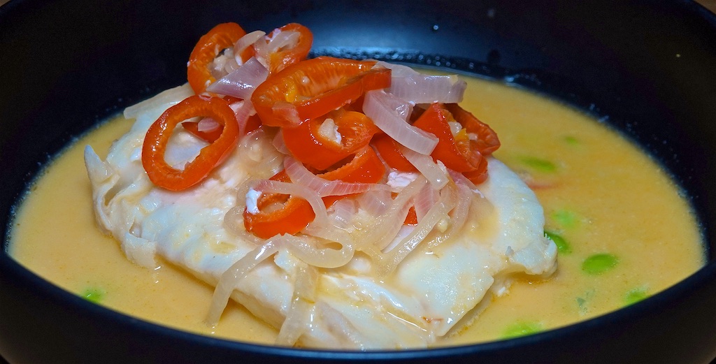 Oct 23: Shredded Beef & Smokey Cheddar in a Hot Panini Roll; Thai-Style Cod à la Nage
