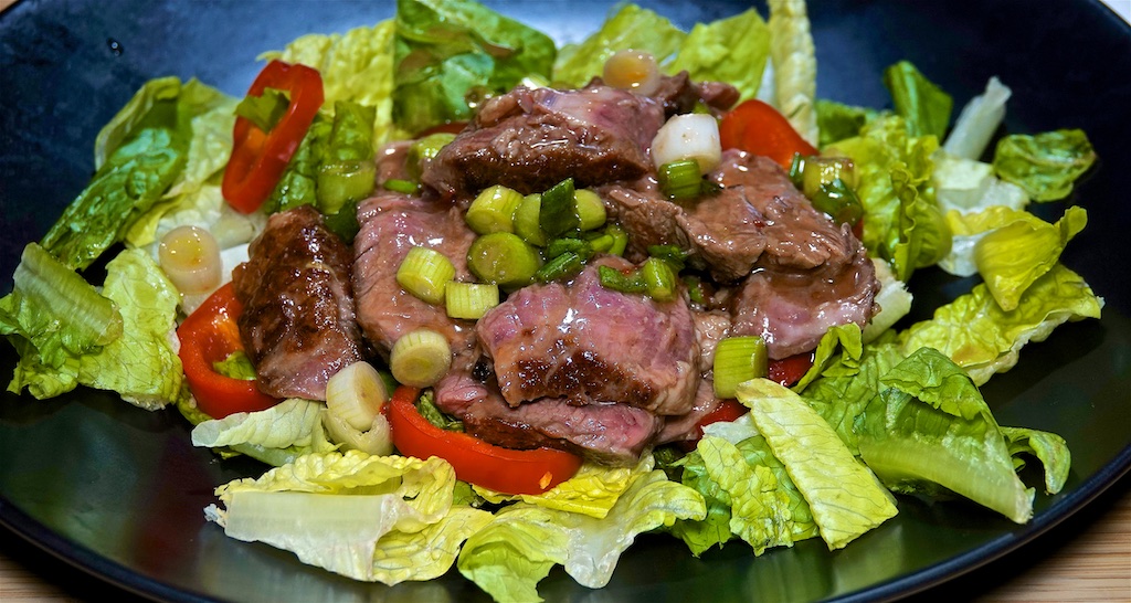 Nov 5: Deli Ham & Apple Sauerkraut Salad on Brioche Bagel; Hot and Sour Beef Salad