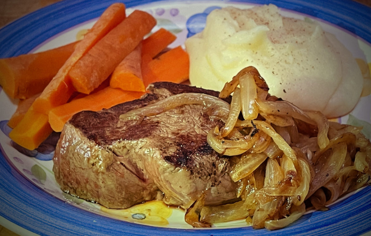 Jul 20: Filet with Steamed Carrots, Mashed Potato and Grilled Onion