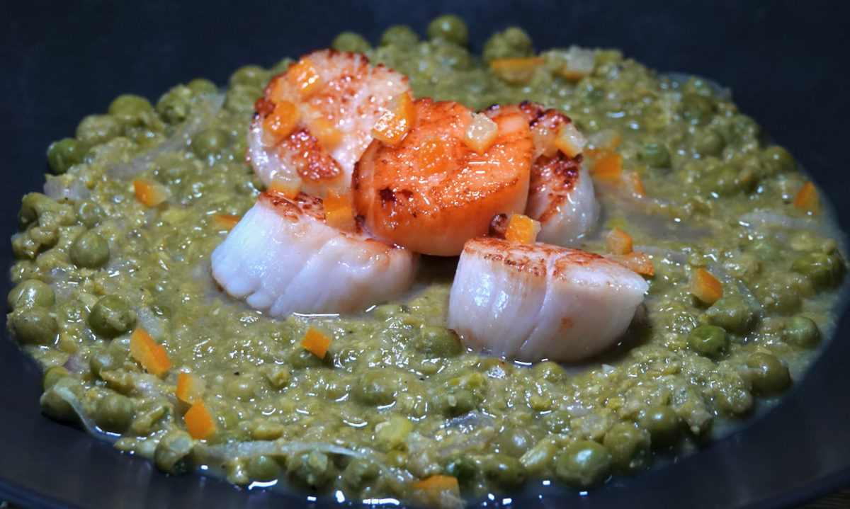 Aug 17: Seared Scallops with Pea Puree