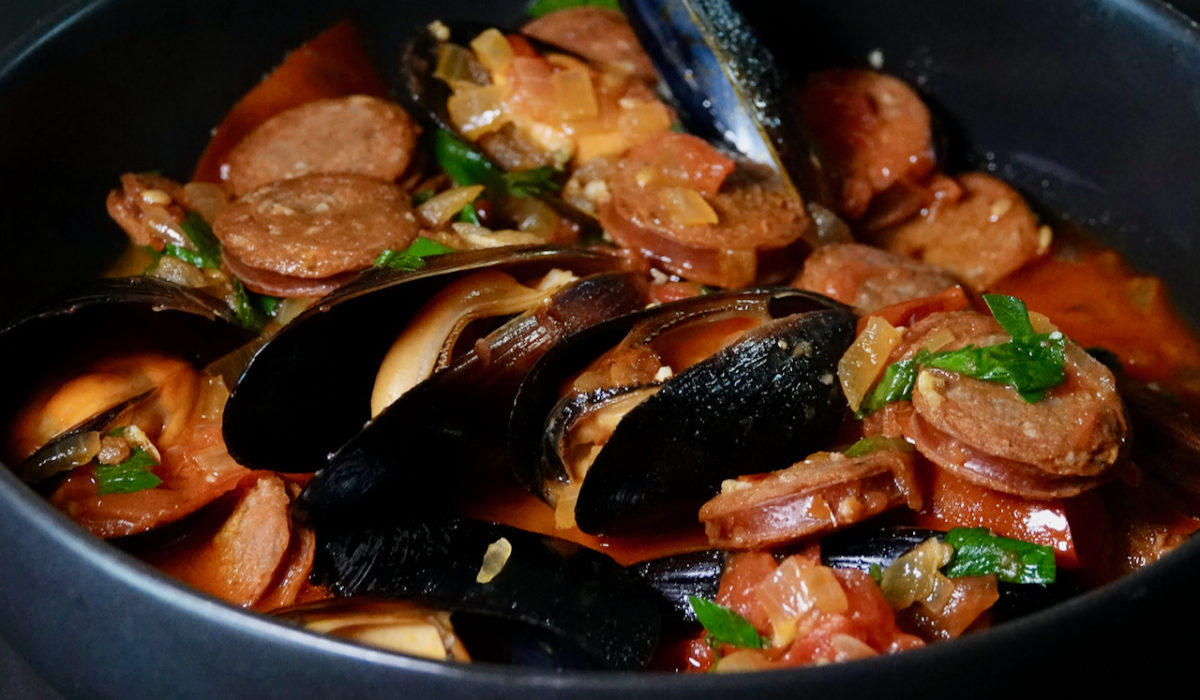 Jul 31: Spanish Mussels with Chorizo and Tomato-wine Sauce