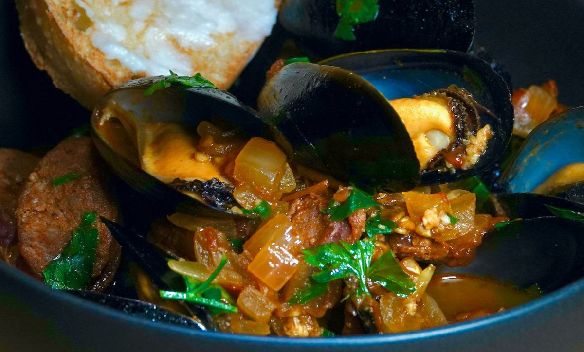 Oct 26: Spanish Mussels with Chorizo and Tomato-Wine Sauce