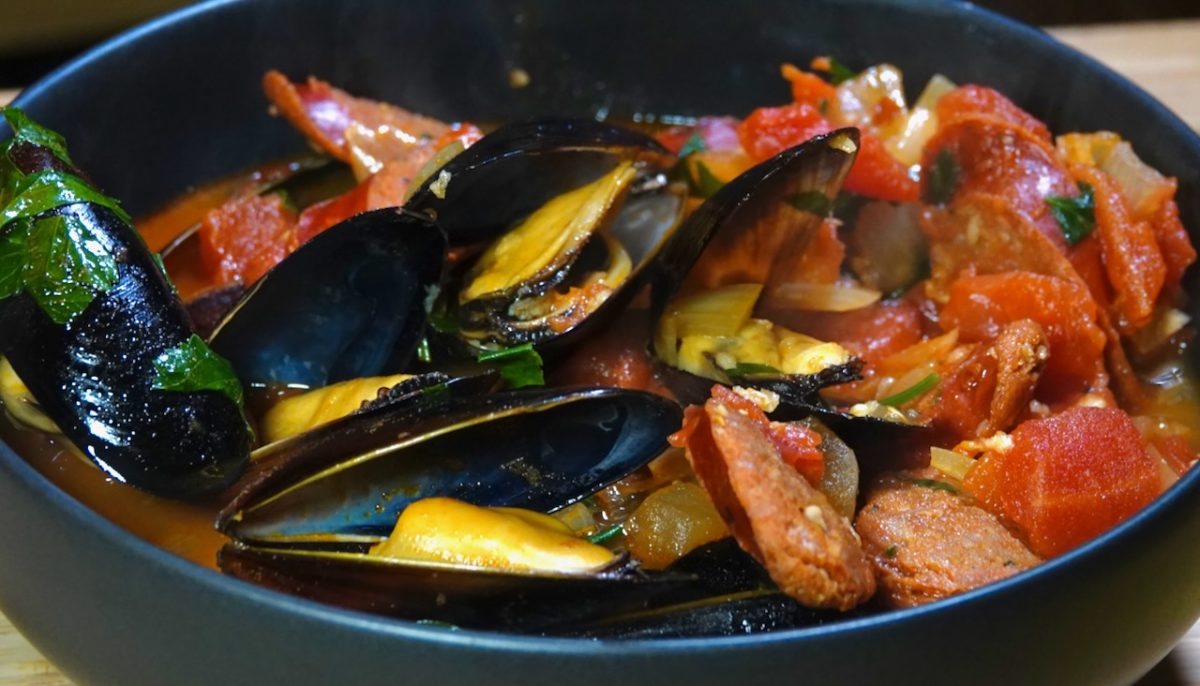 Dec 19: Spanish Mussels with Chorizo and Tomato-Wine Sauce