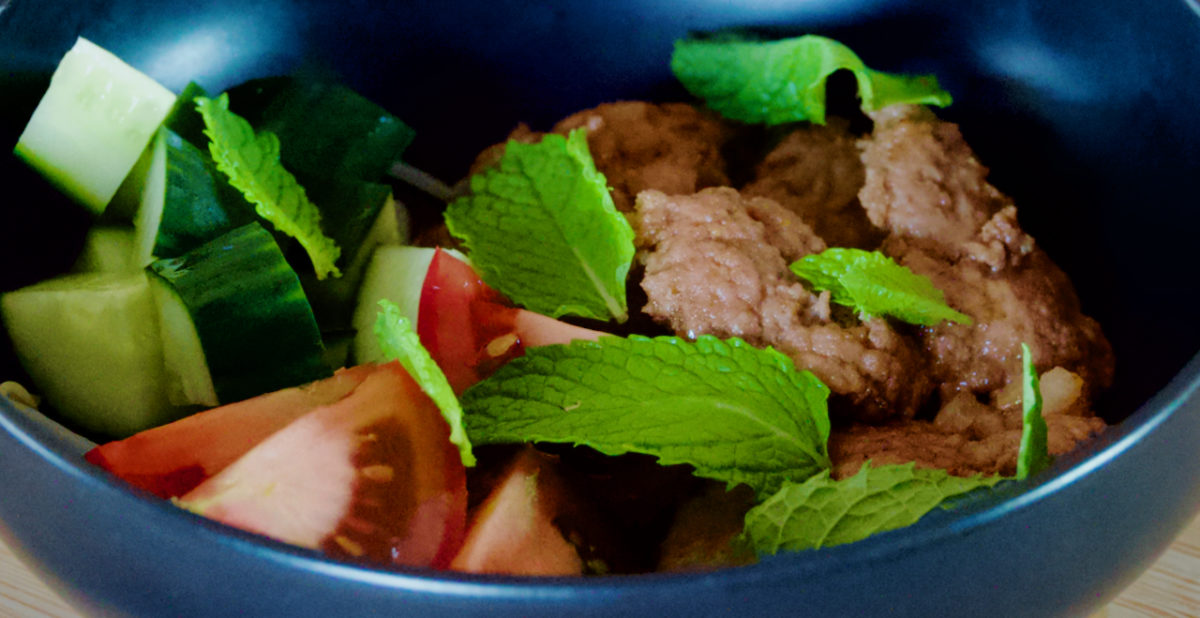 Aug 9: Gingery Caramelized Pork on Bean Sprouts with Kumato and Cucumber