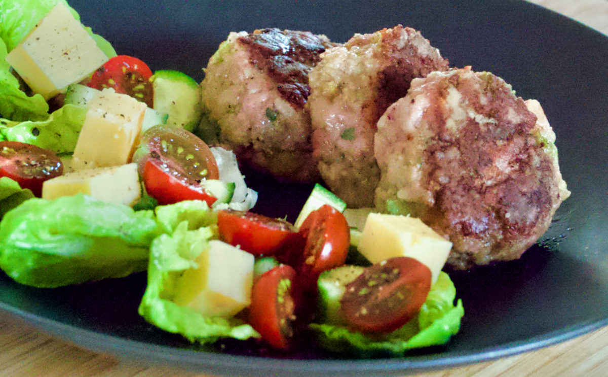 Sep 10: Bacon, Pork and Sage Rissoles with Salad