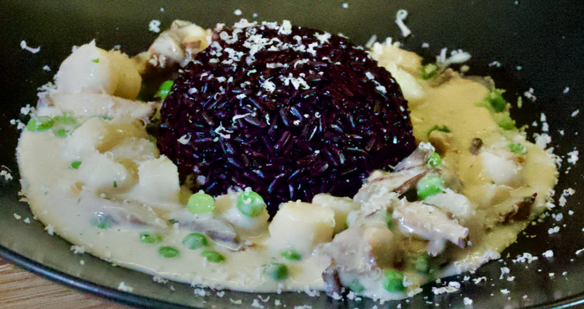 Oct 17: Bay Scallops with Mushrooms and Black Rice