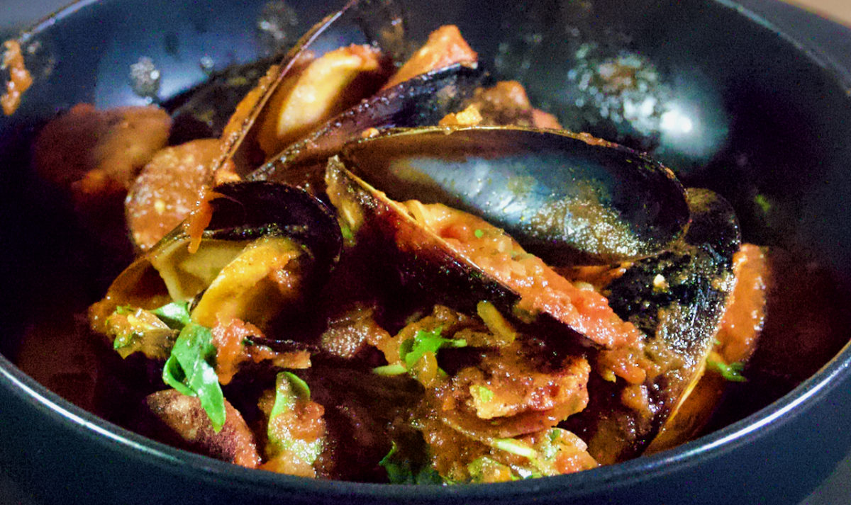 Nov 18: Spanish Mussels with Chorizo and Tomato-Wine Sauce with Garlic Toast